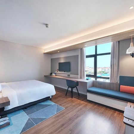 Holiday Inn Express Shanghai Hongqiao North By Ihg Fengbang Екстериор снимка